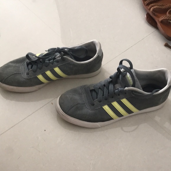 Adidas - Picture 2 of 4